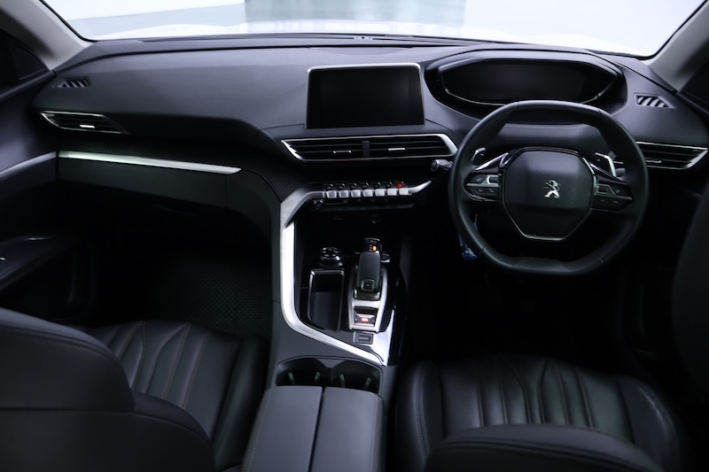 PEUGEOT 5008 Active