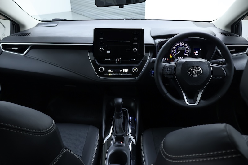 TOYOTA ALTIS Corolla1.8 Hv Smart 