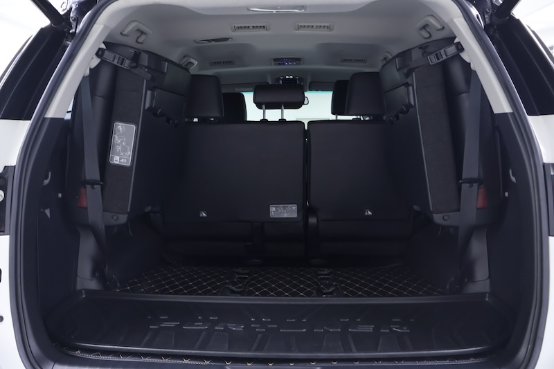 TOYOTA FORTUNER 2.4 Commander 
