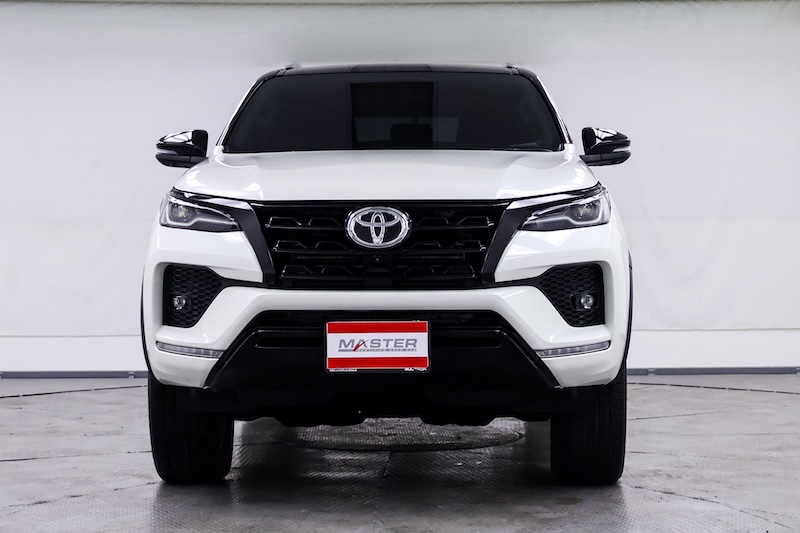 TOYOTA FORTUNER 2.4 Commander 