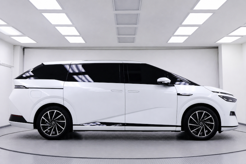 X PENG X9 LUXURY