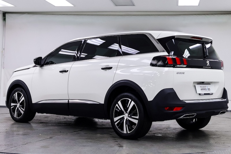PEUGEOT 5008 Active