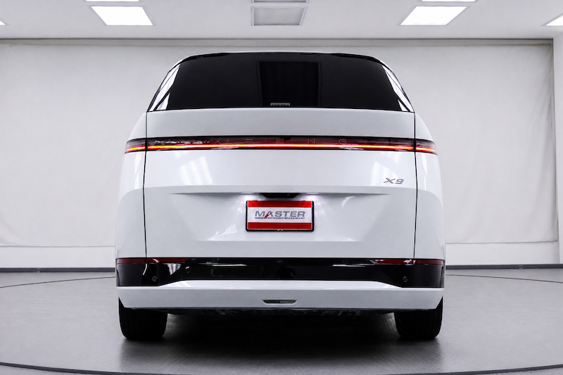 X PENG X9 LUXURY