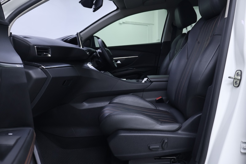 PEUGEOT 5008 Active