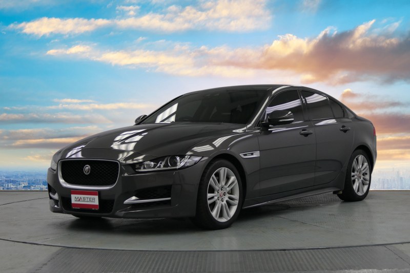 2016 Jaguar XE