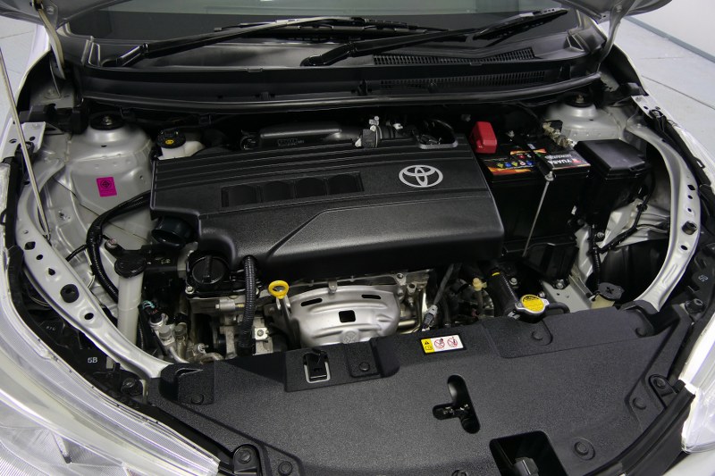 TOYOTA YARIS 1.2 E AT