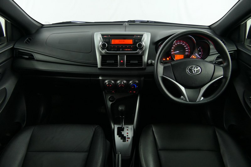 Yaris 1.2E