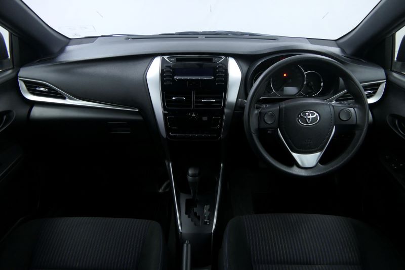 TOYOTA YARIS 1.2 E MNC