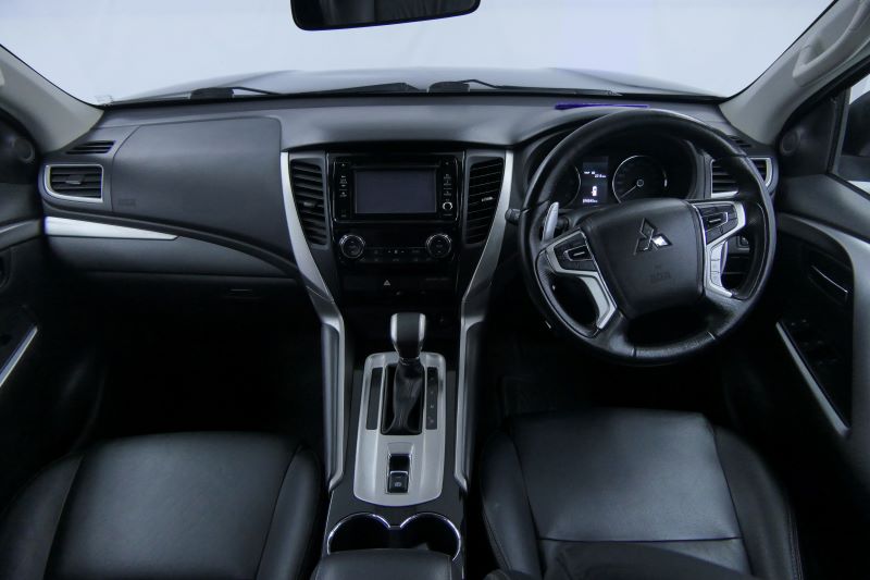 MITSUBISHI PAJERO SPORT 2.4 GT 
