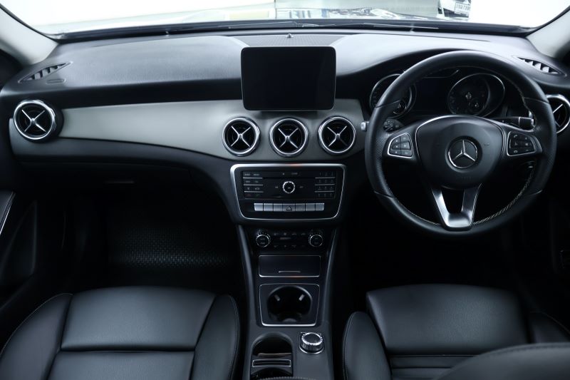 GLA200 Urban W156