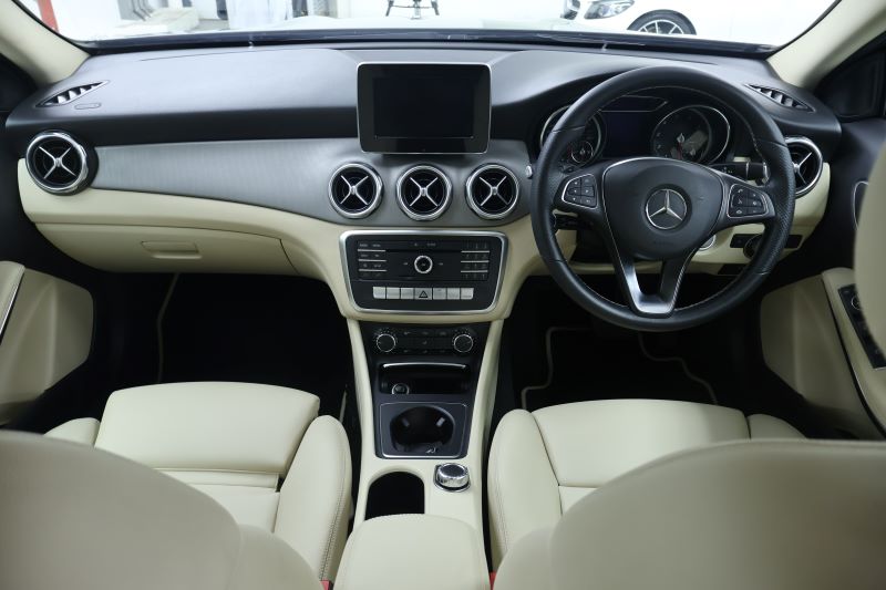 BENZ GLA200 Urban-W156