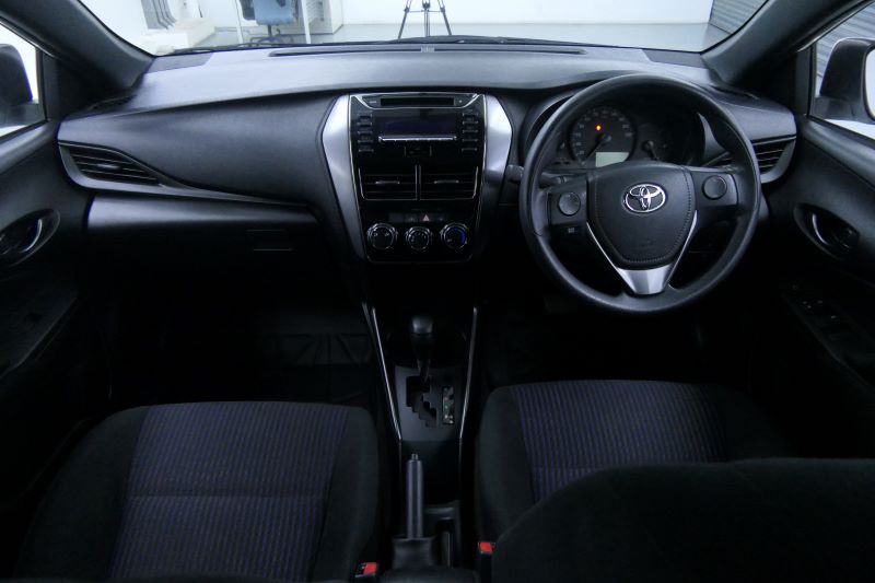 TOYOTA YARIS ECO1.2 Entry 