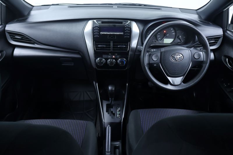 TOYOTA YARIS 1.2 ECO Entry 