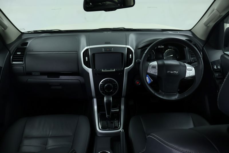 ISUZU MU-X 3.0 VGS DVD NAVI (2WD)