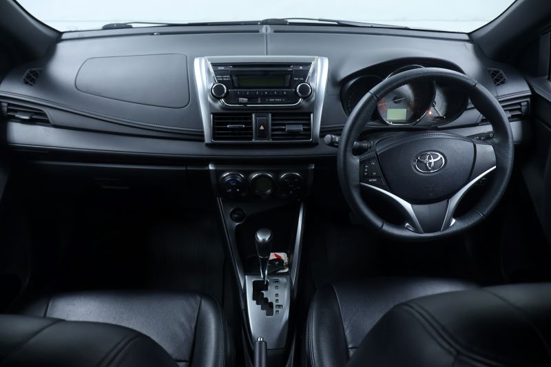 TOYOTA YARIS 1.2 G