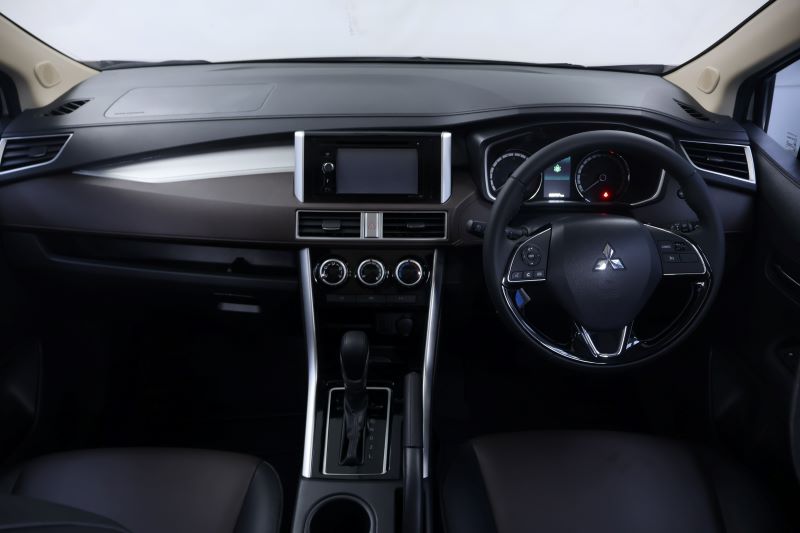 MITSUBISHI XPENDER CROSS1.5