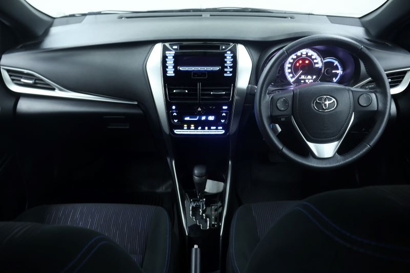 TOYOTA YARIS 1.2 G