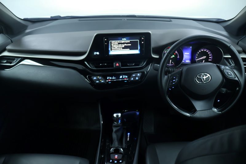 TOYOTA C-HR Hybrid 1.8 MID 
