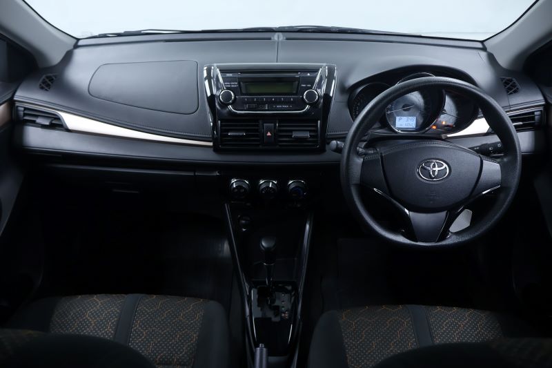 TOYOTA VIOS 1.5 E 