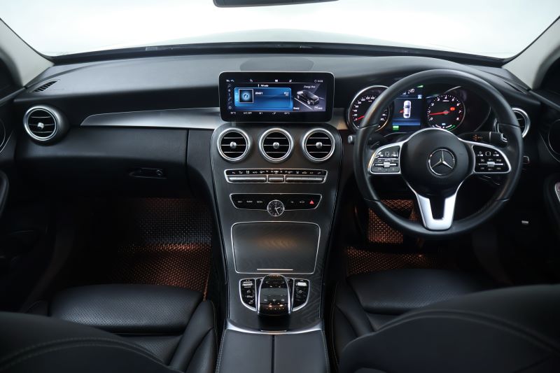 BENZ C300e AVANTGARDE-W205 