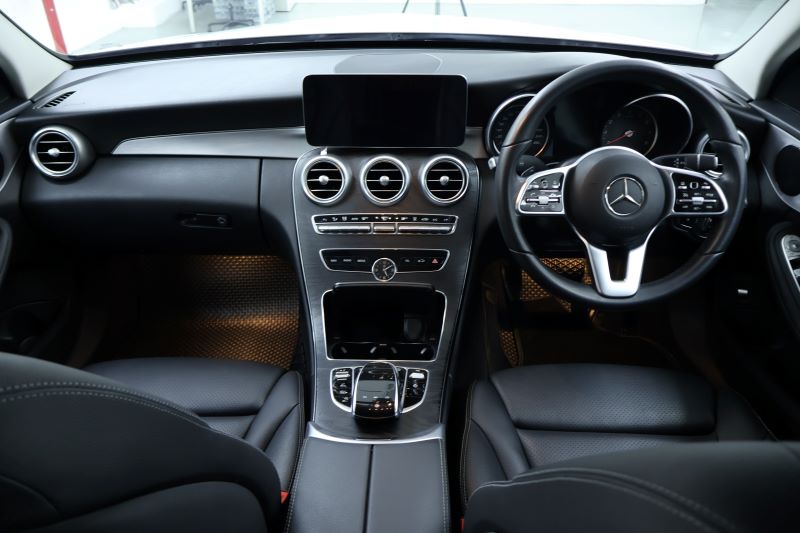 BENZ C300e AVANTGARDE - W205