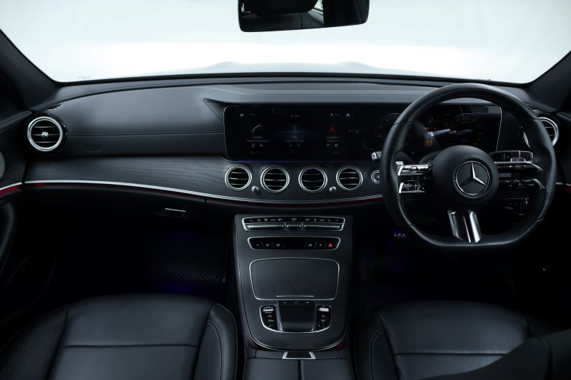 BENZ E300e AMG DYNAMIC - W213