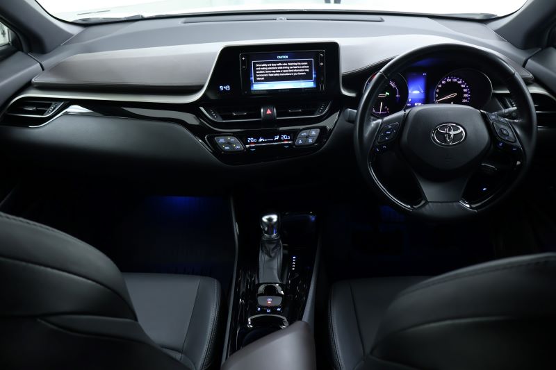 TOYOTA C-HR 1.8 Hybrid High 