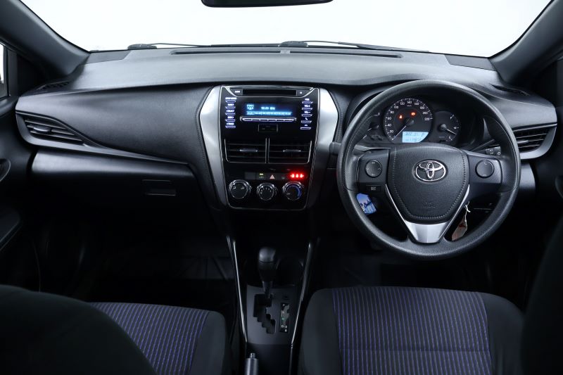 TOYOTA YARIS 1.2 ENTRY