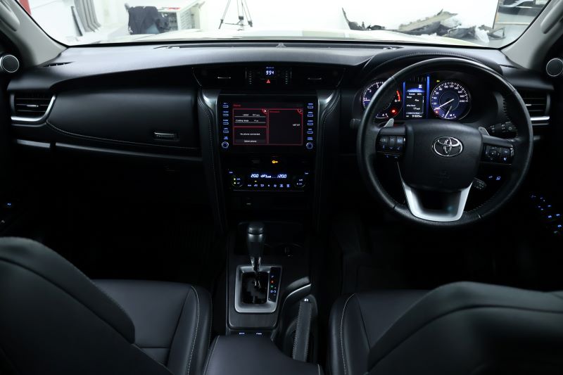 TOYOTA FORTUNER 2.4V 2WD