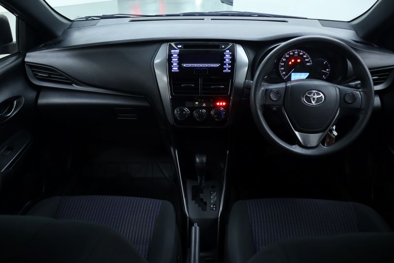 TOYOTA YARIS 1.2 ENTRY 