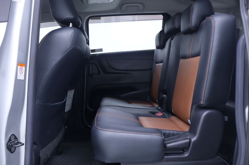 TOYOTA SIENTA 1.5V