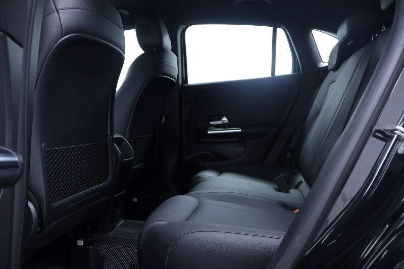 BENZ GLA200 Progessive - W247
