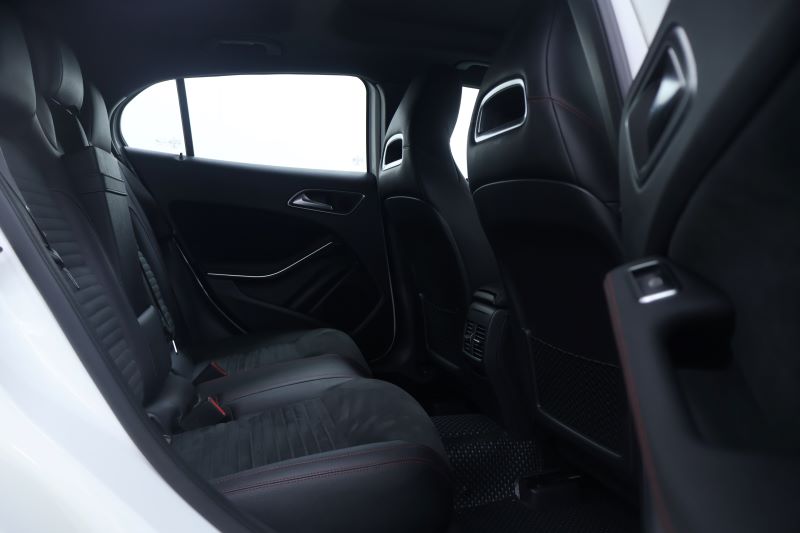 BENZ GLA250 AMG DYNAMIC - W156