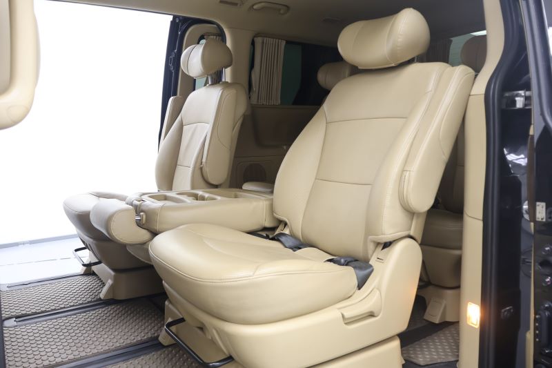 HYUNDAI H-1 2.5 Deluxe (AT) 