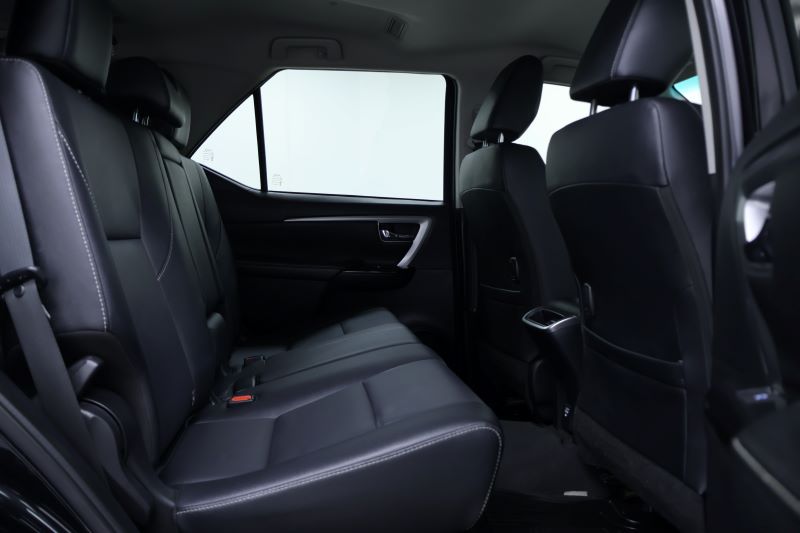 TOYOTA FORTUNER 2.4V 2WD