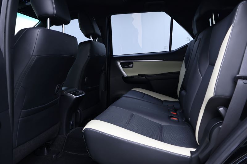 TOYOTA Fortuner 2.8 Legender Black Top 4WD 