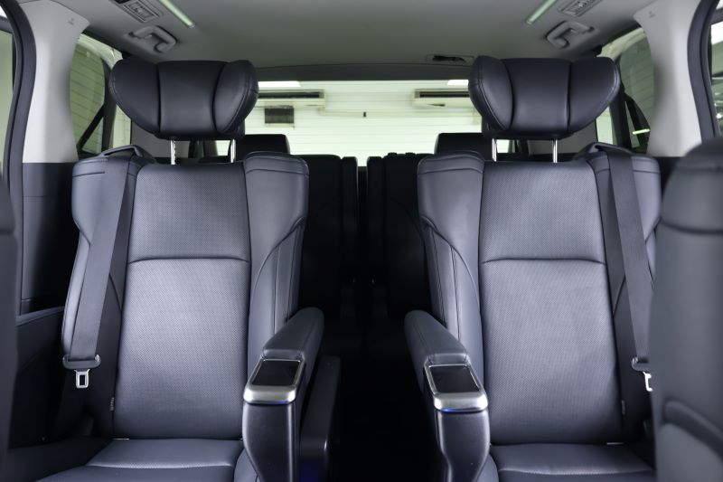 TOYOTA ALPHARD 2.5 SC Package 