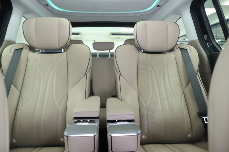XPENG X9 LUXURY 