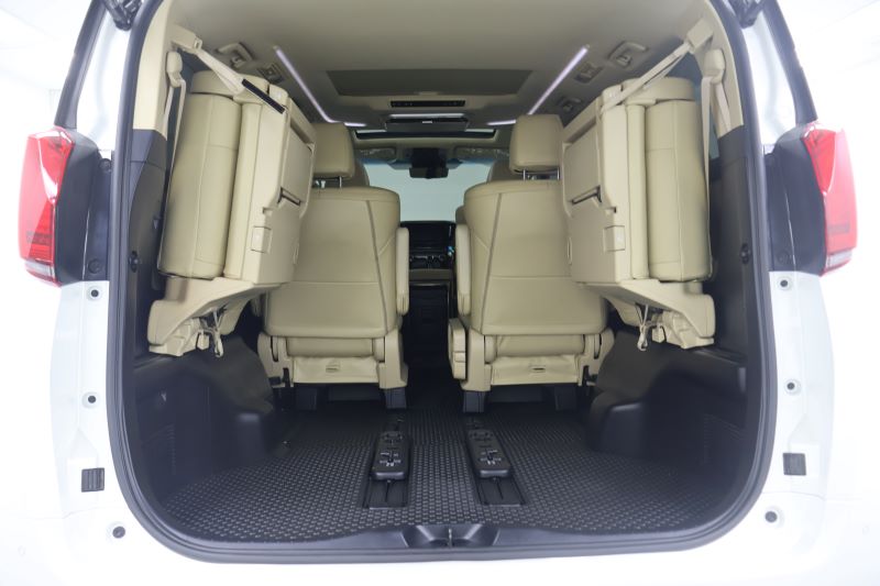 TOYOTA ALPHARD HYBRID2.4 