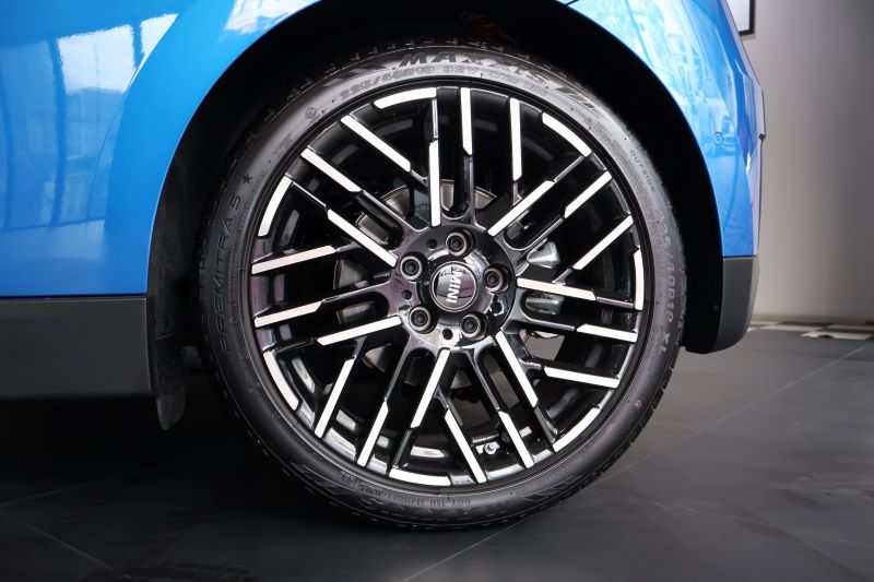MINI Couper SE HihgTrim JO1