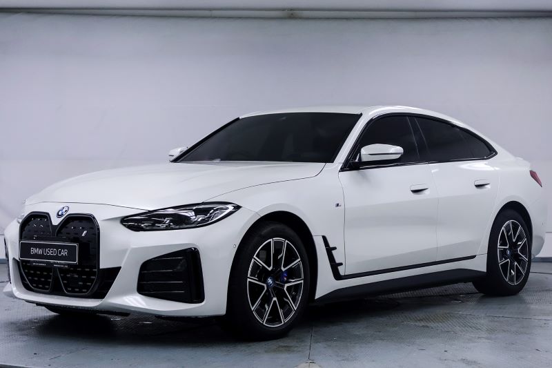 2023 BMW i4