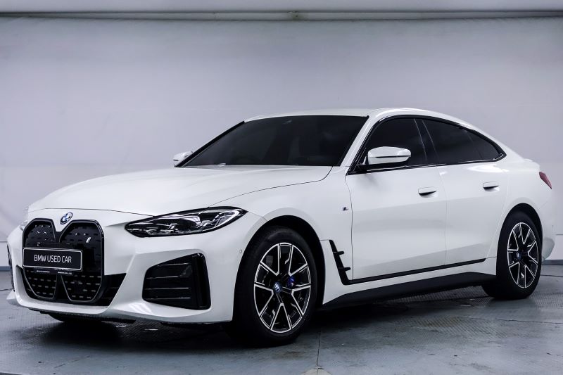 2023 BMW i4