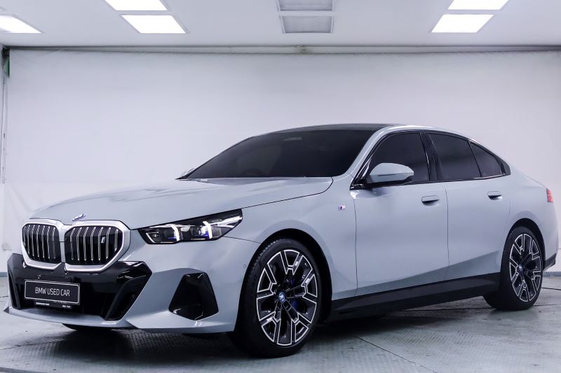 2023 BMW i5