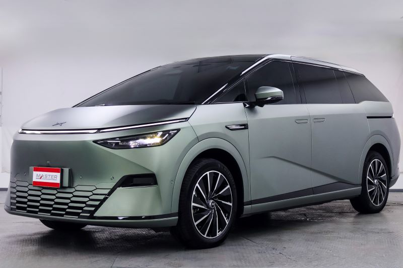 2025 Mercedes Benz X PENG