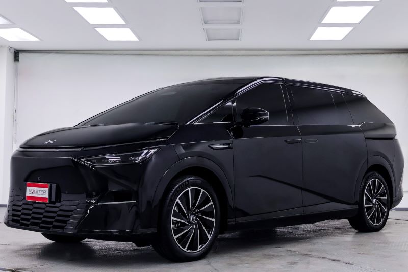 2025 Mercedes Benz X PENG