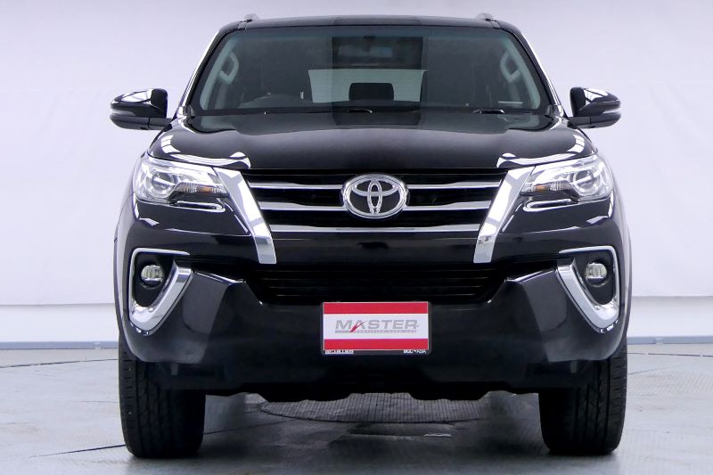 TOYOTA FORTUNER 2.4  V (4WD)