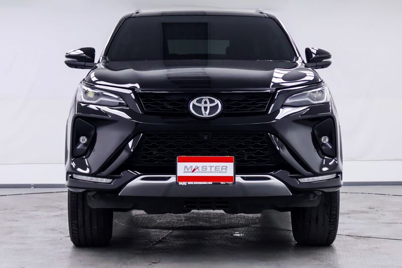 TOYOTA FORTUNER G Leader 