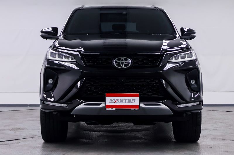 TOYOTA Fortuner 2.8 Legender Black Top 4WD 