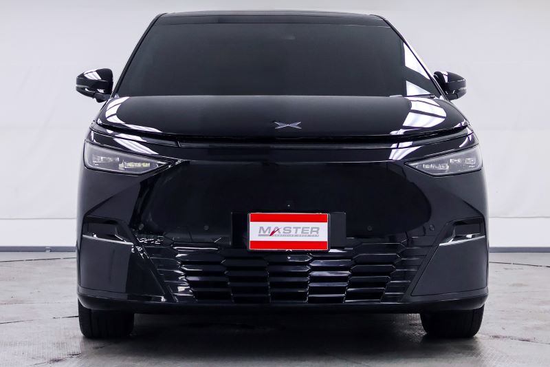XPENG X9 LUXURY 