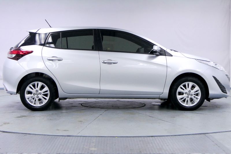 TOYOTA YARIS 1.2 E MNC